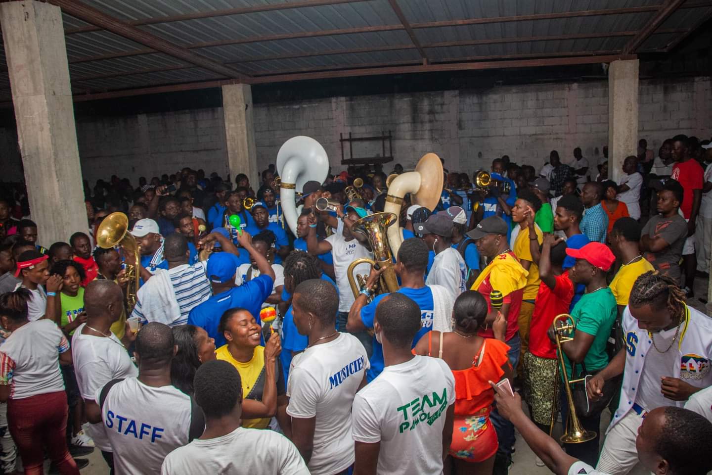 L’ ancien député Jean Wilson Hippolite fait un don de 3 000 000 gourdes à rara Léogâne