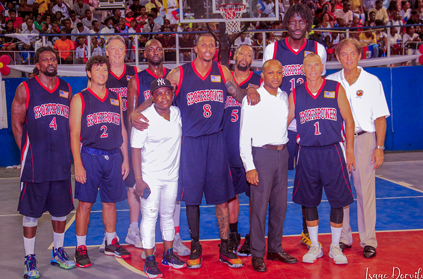 Jude Élie encourage le développement du basketball au Cap-Haïtien