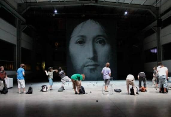 L’Éternel doit mourir pour nourrir la vie sur la terre